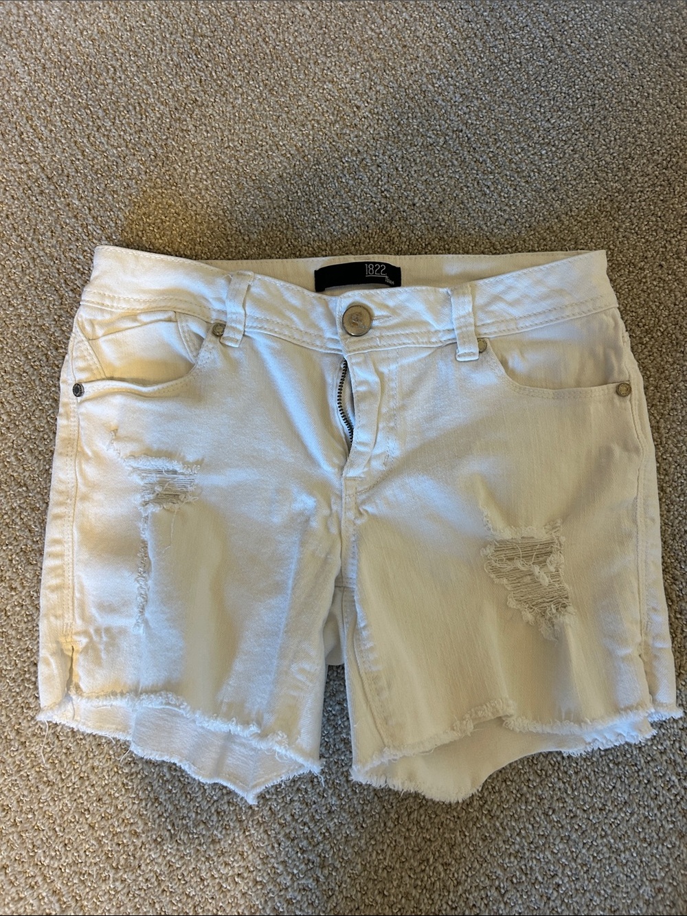 1822 white denim shorts